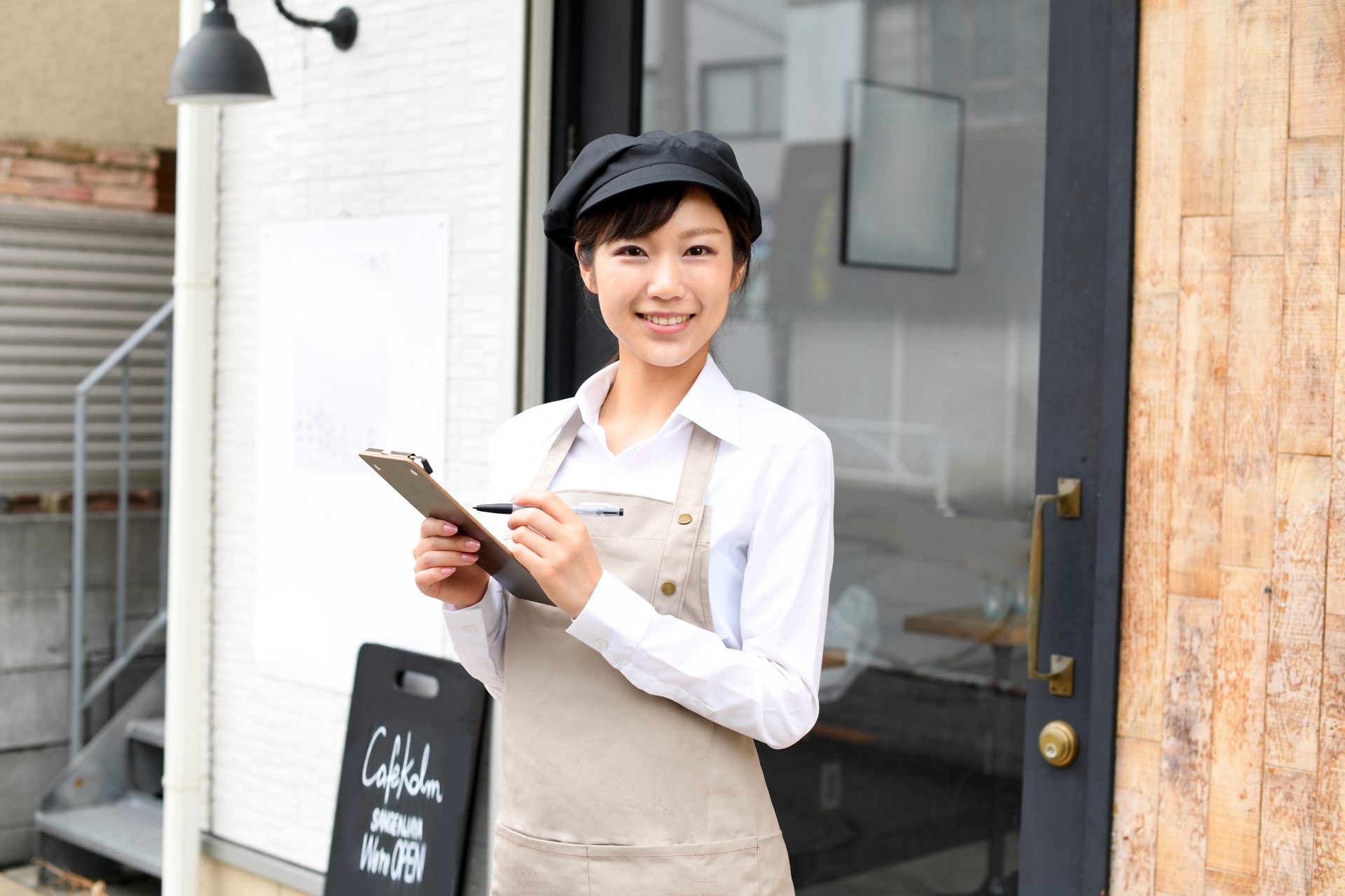 生き残る店舗がやっていること|接客指導・社員教育|REBORN